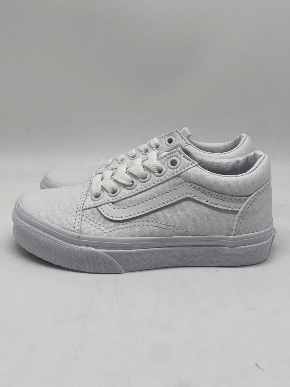 VANS OLD SKOOL WHITE US YOUTH SIZE 12